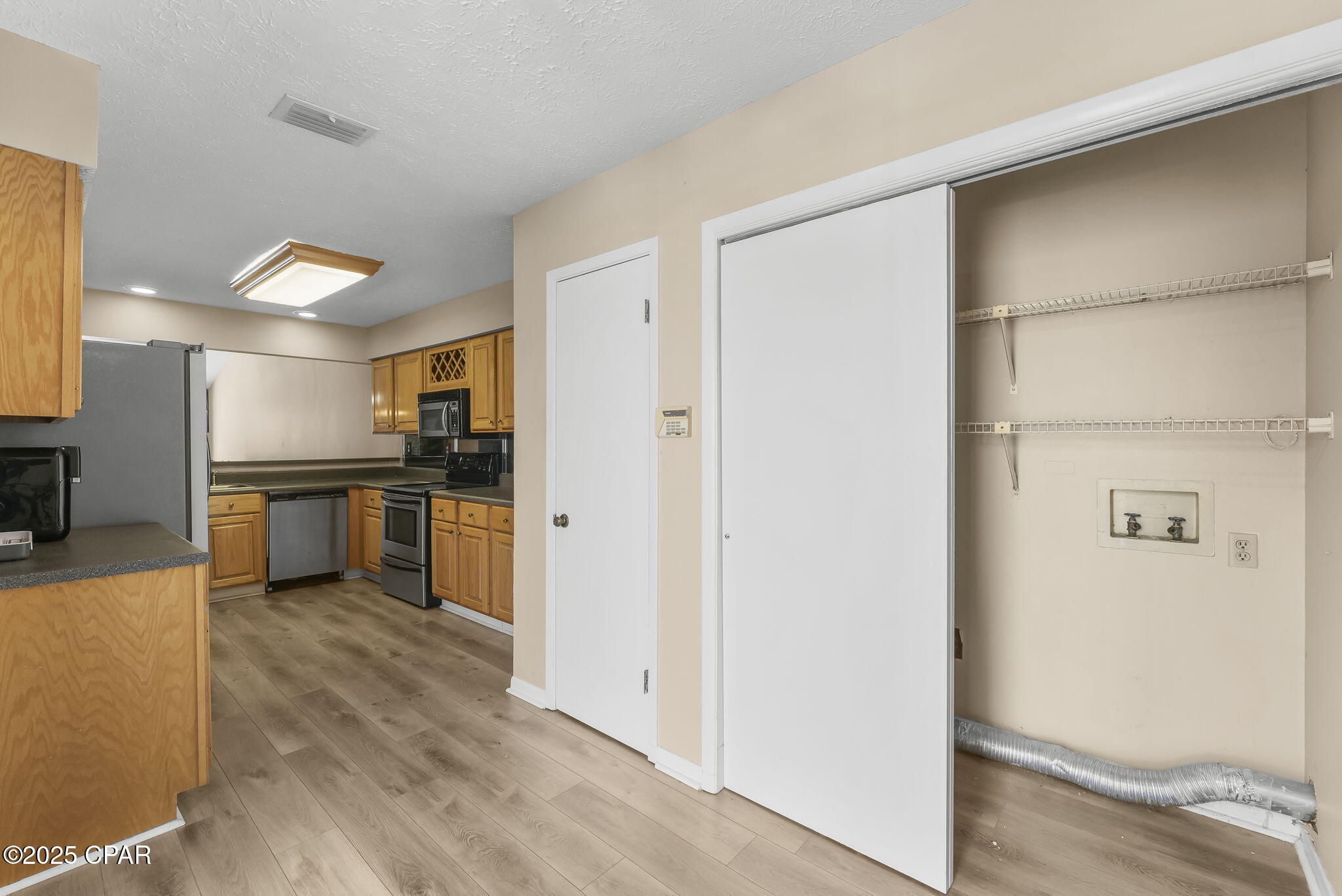 Image 11 For 122 Ridgecrest Court