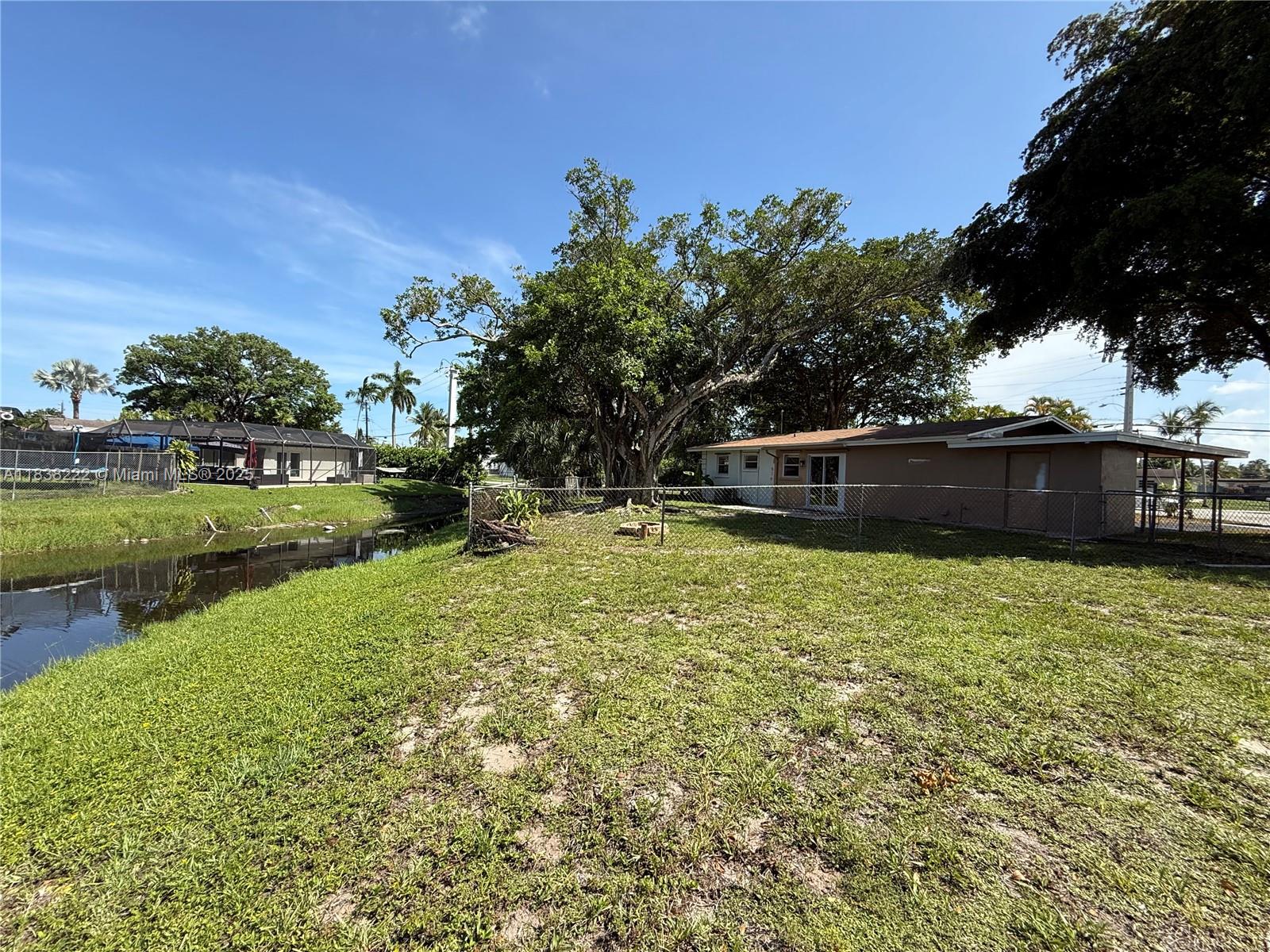 5491 SW 6th St, Margate, Florida image 4