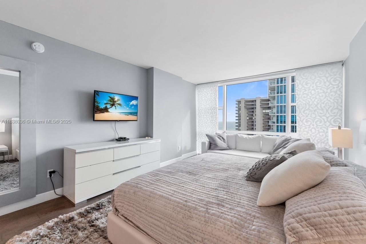 6801 Collins Ave #LPH10, Miami Beach FL 33141