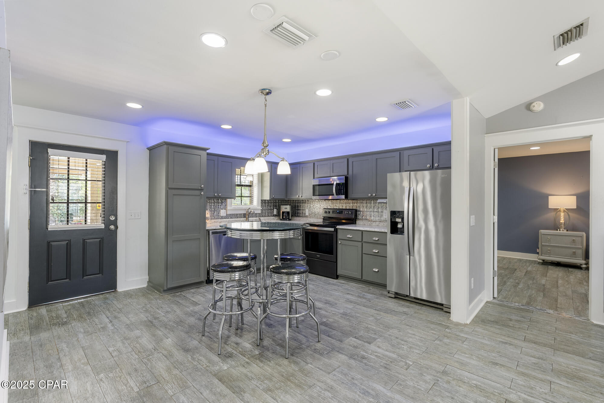 Image 12 For 505 Burnham Avenue