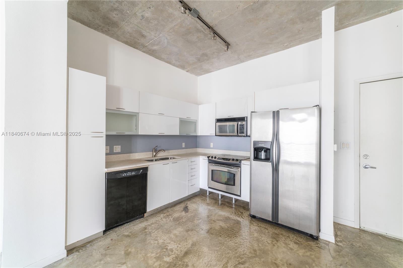 234 NE 3rd St #305, Miami FL 33132