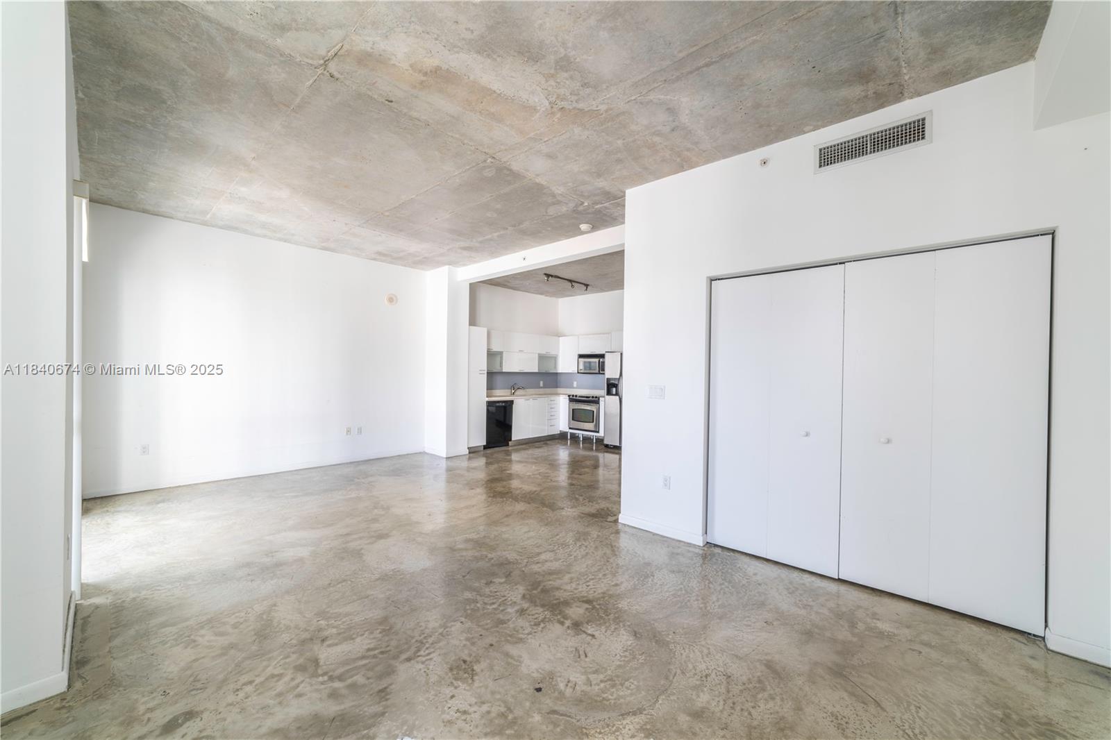234 NE 3rd St #305, Miami FL 33132