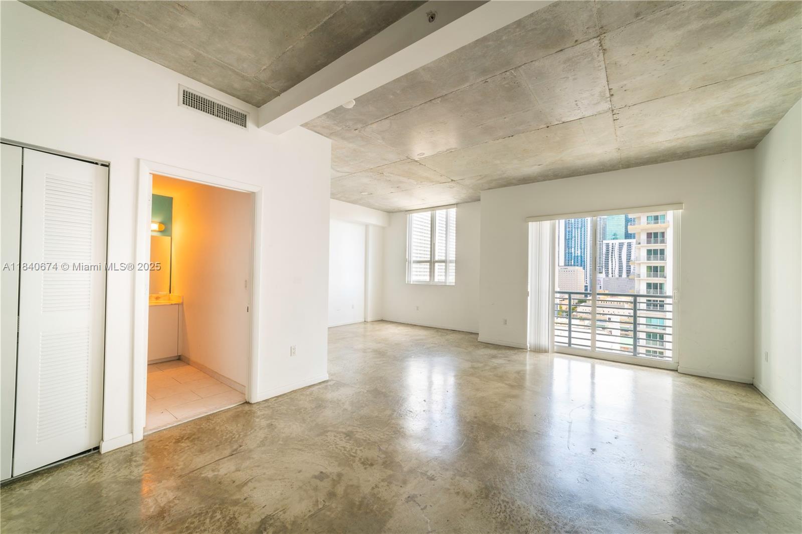 234 NE 3rd St #305, Miami FL 33132