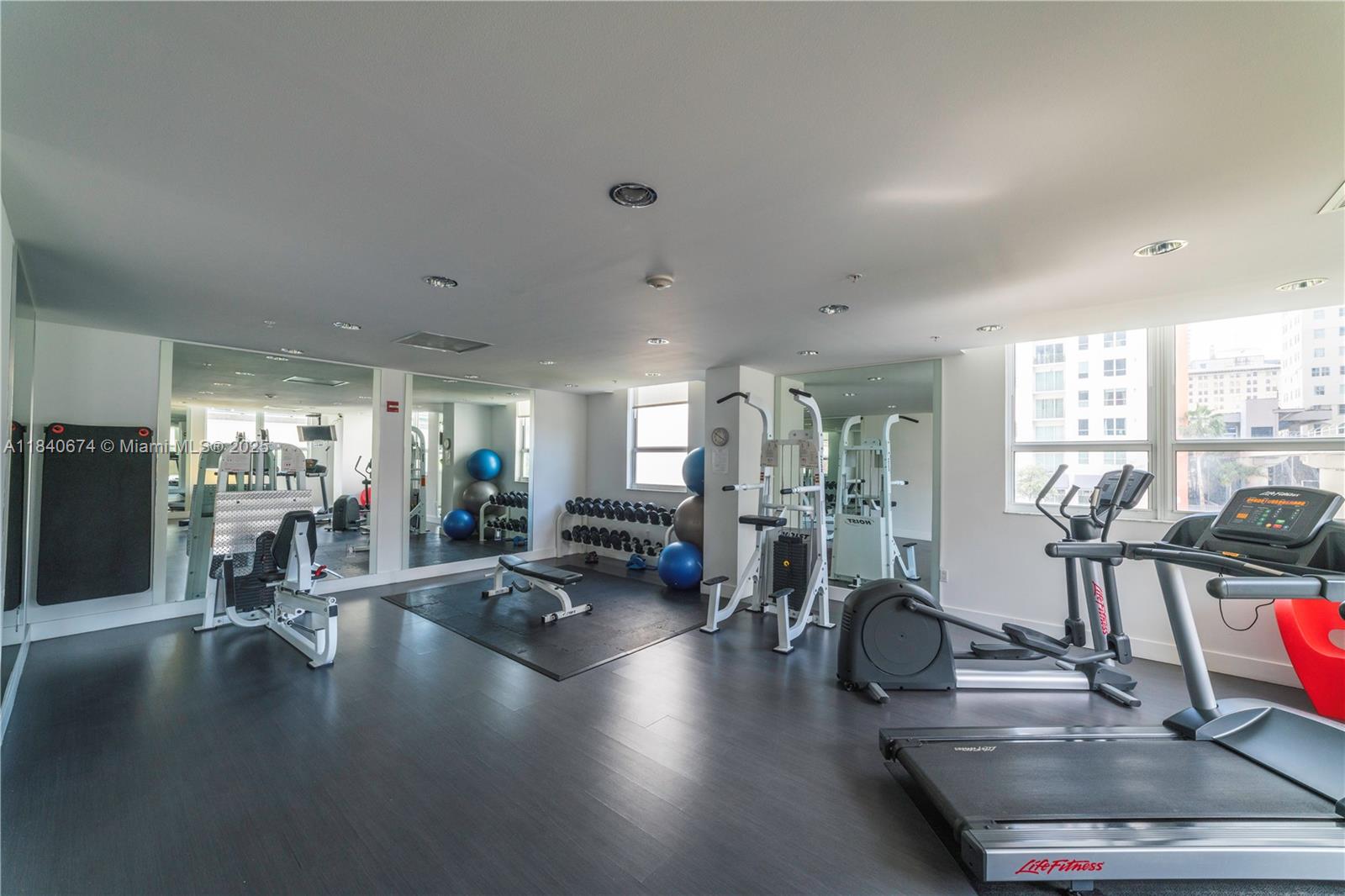 234 NE 3rd St #305, Miami FL 33132