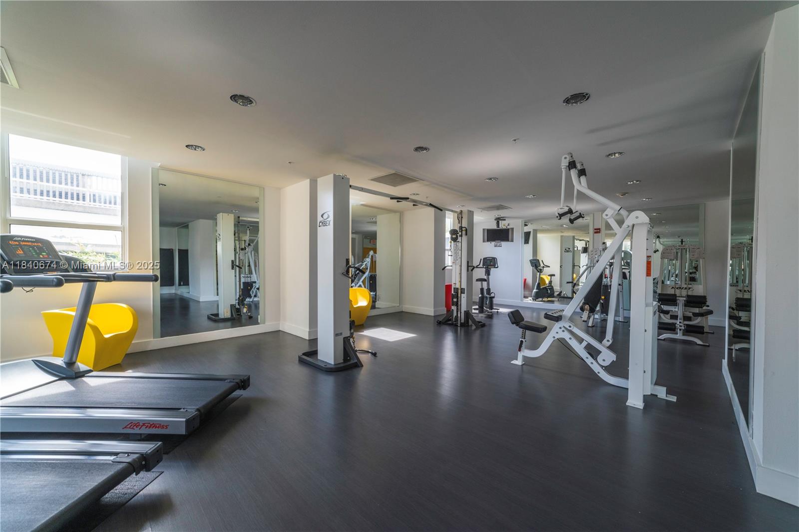 234 NE 3rd St #305, Miami FL 33132