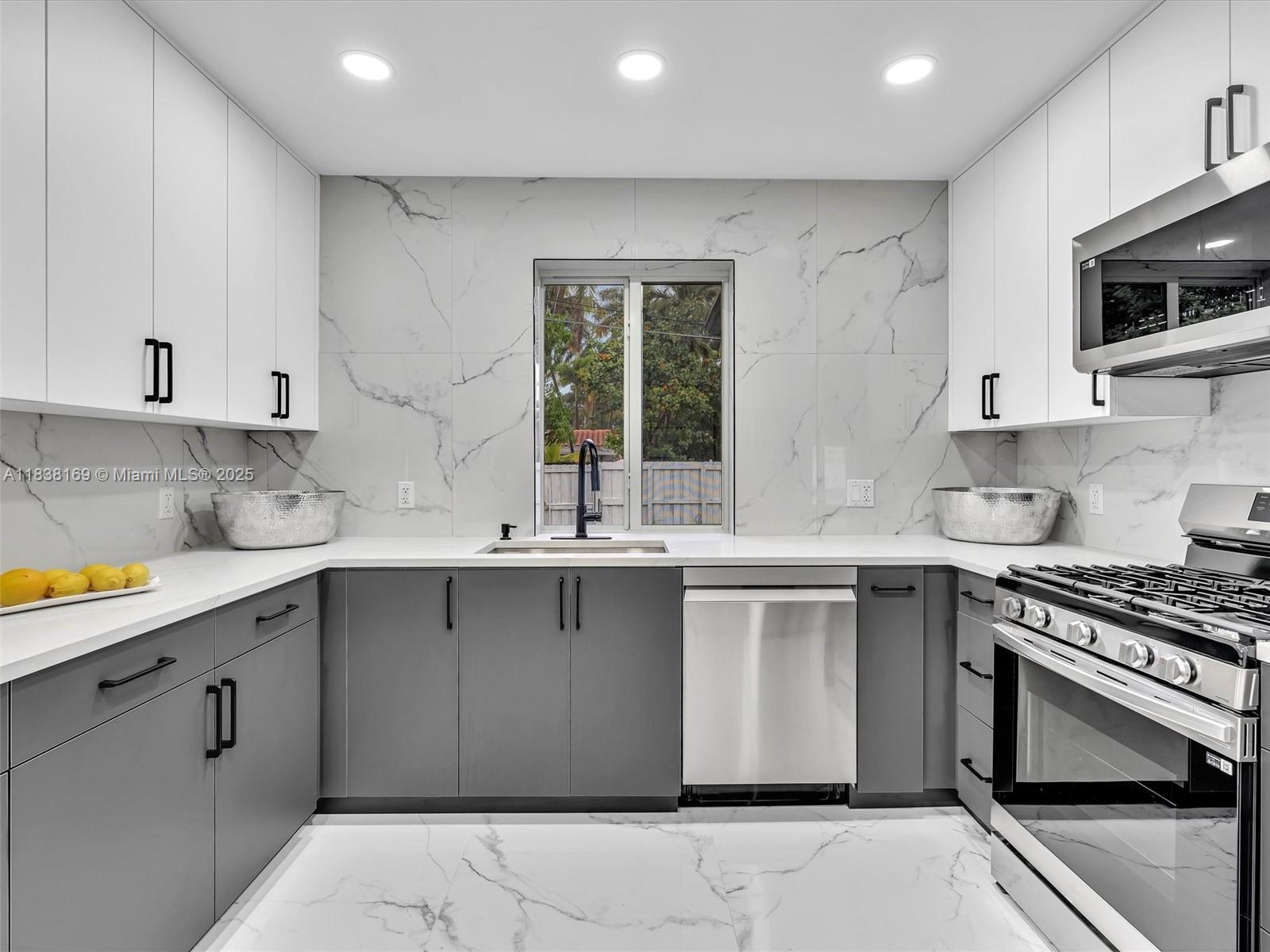 915 N 14th Ave, Hollywood, Florida image 21