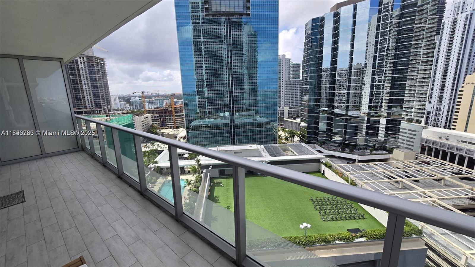 1300 Brickell Bay Dr #2100, Miami FL 33131