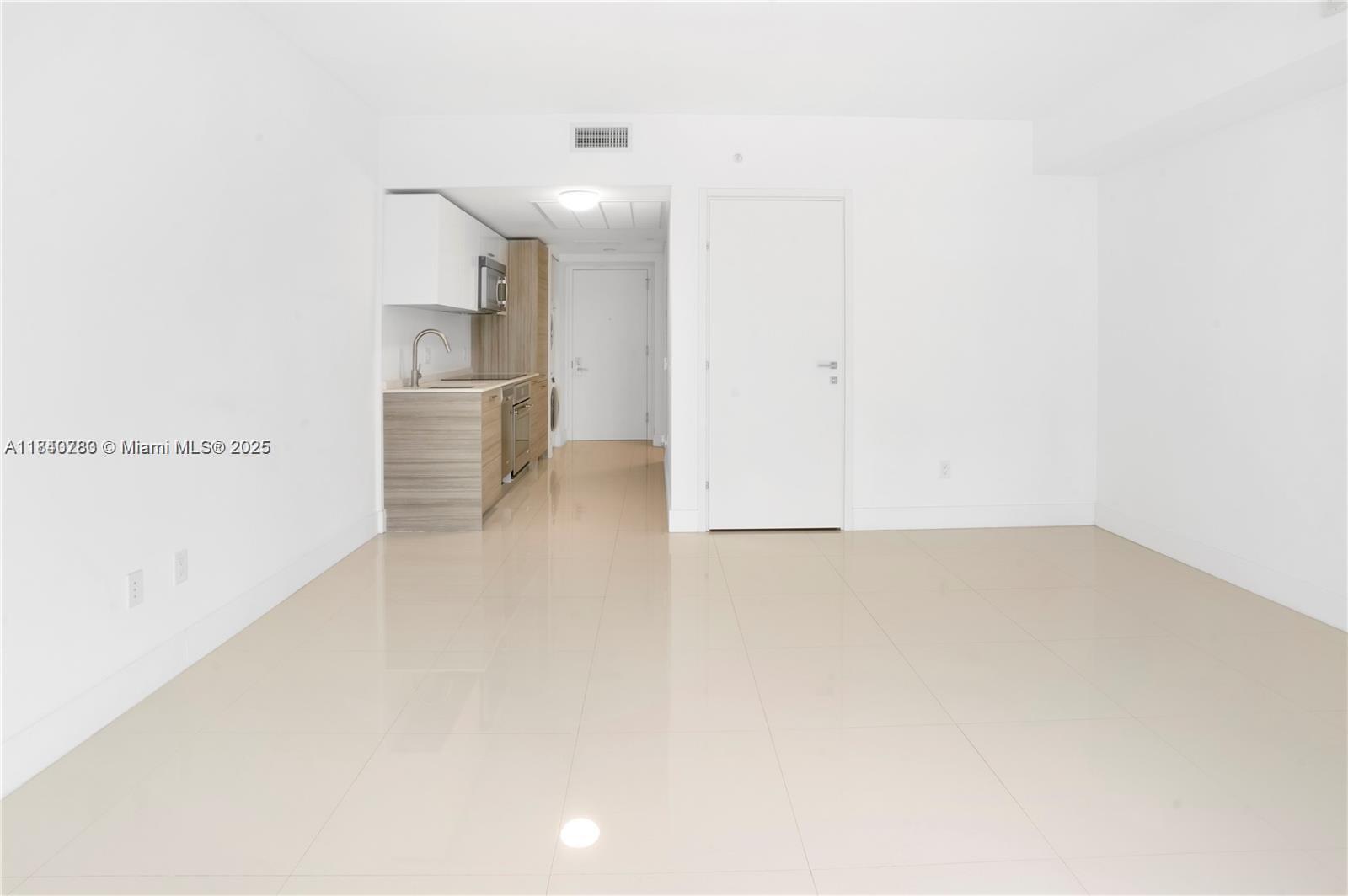 1300 Brickell Bay Dr #2100, Miami FL 33131