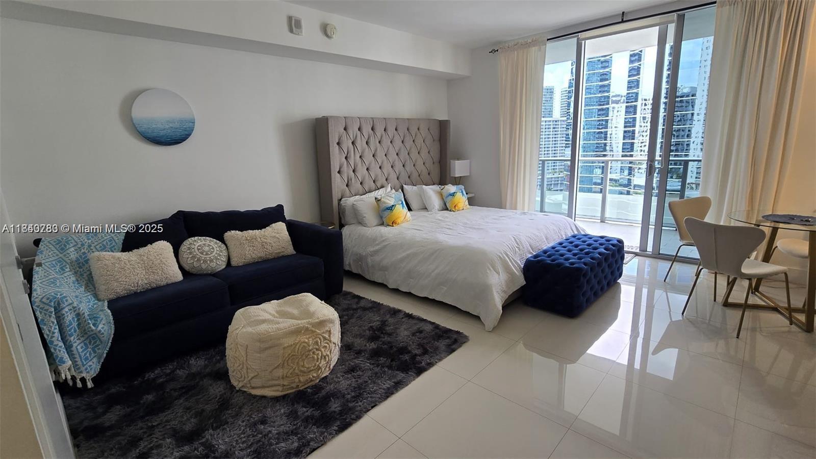1300 Brickell Bay Dr #2100, Miami FL 33131