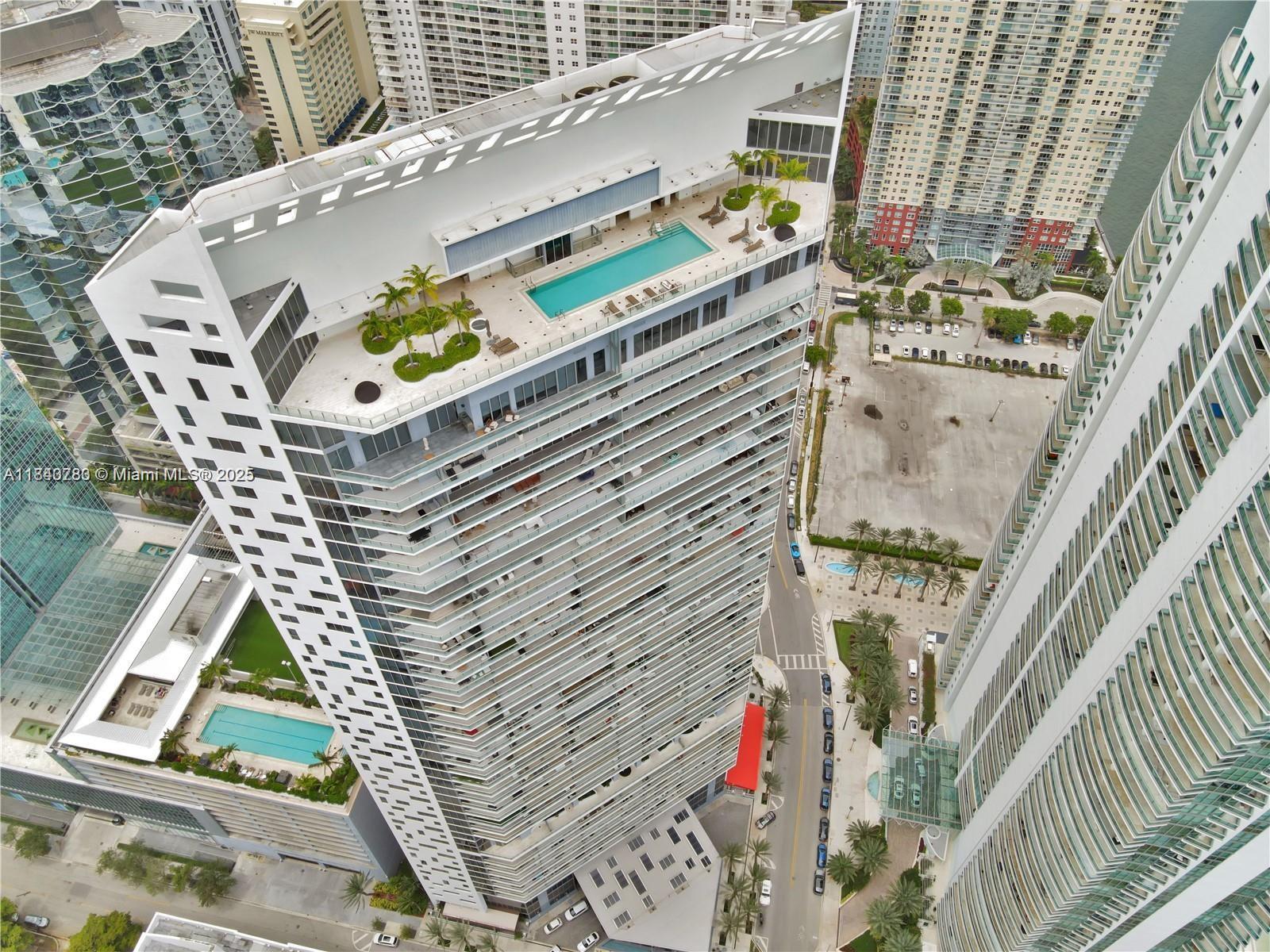 1300 Brickell Bay Dr #2100, Miami FL 33131