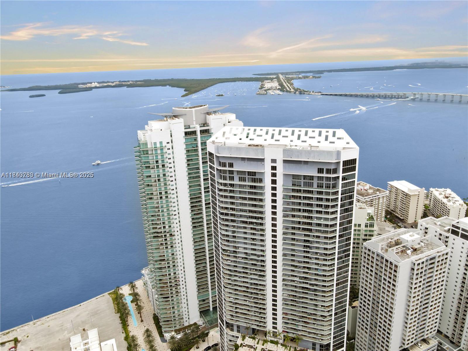 1300 Brickell Bay Dr #2100, Miami FL 33131