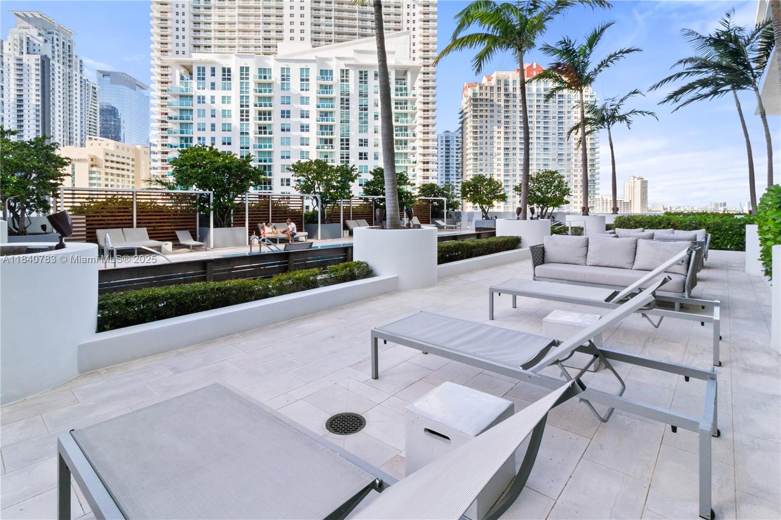 1300 Brickell Bay Dr #2100, Miami FL 33131