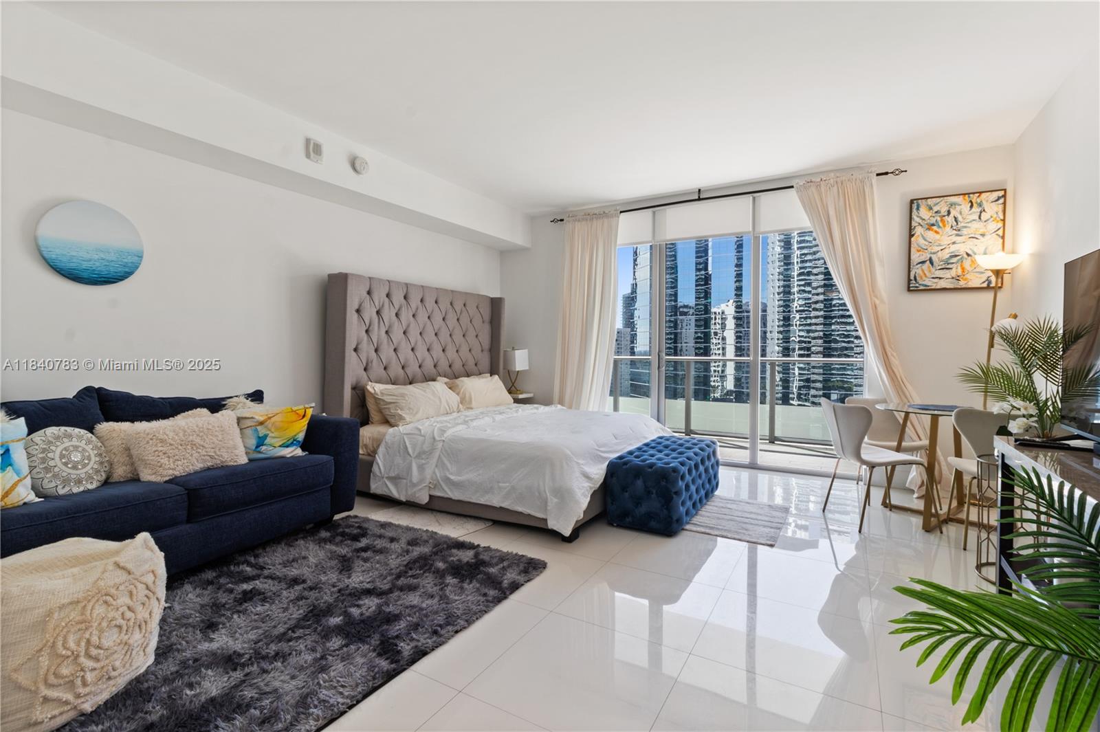 1300 Brickell Bay Dr #2100, Miami FL 33131