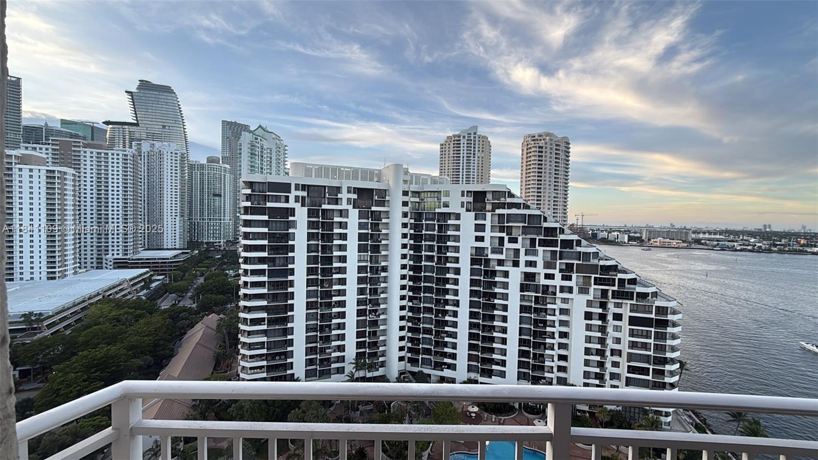 770 Claughton Island Dr #2107, Miami FL 33131