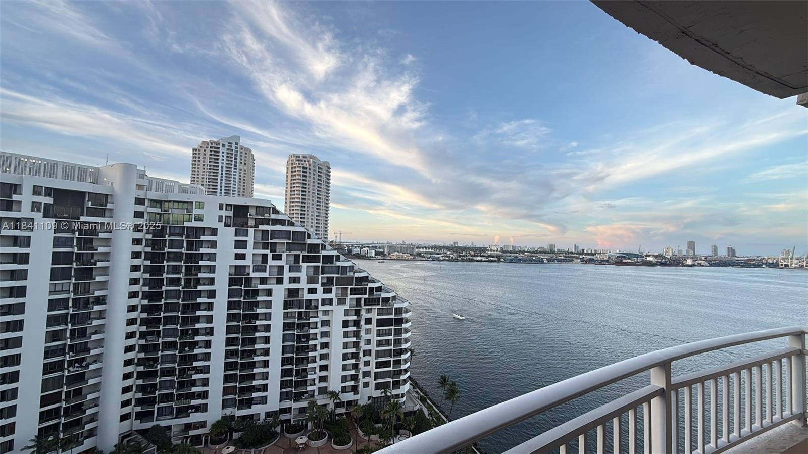 770 Claughton Island Dr #2107, Miami FL 33131