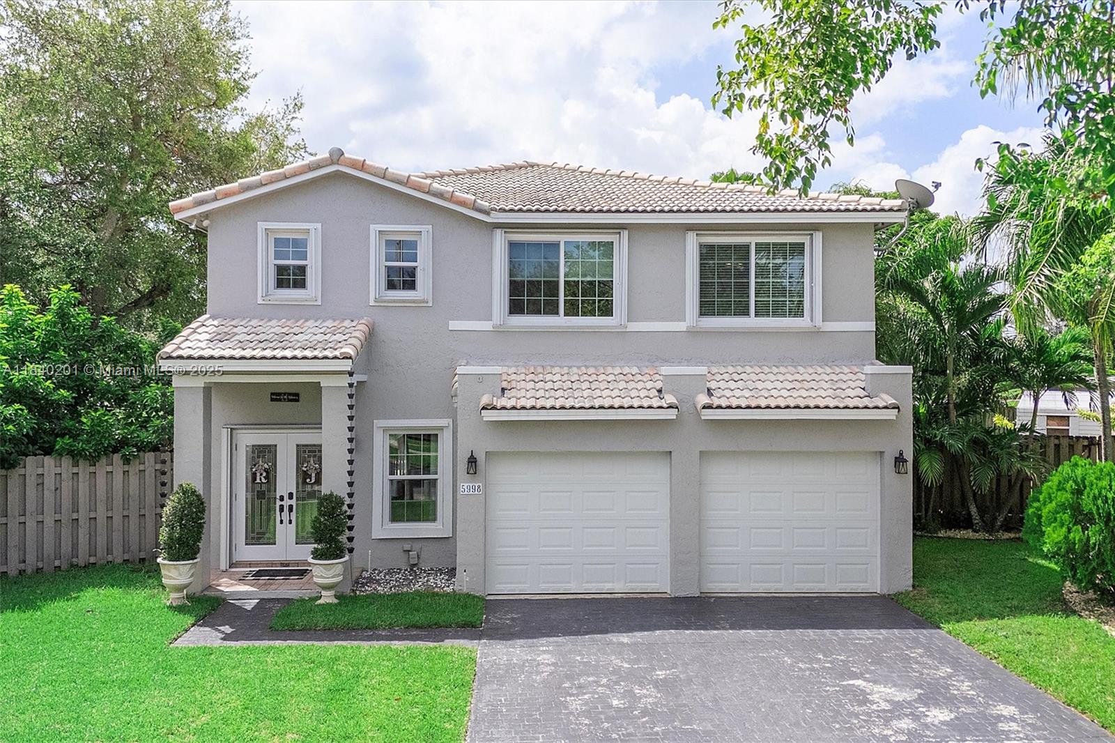 5998 SW 112th Dr, Cooper City, Florida image 2