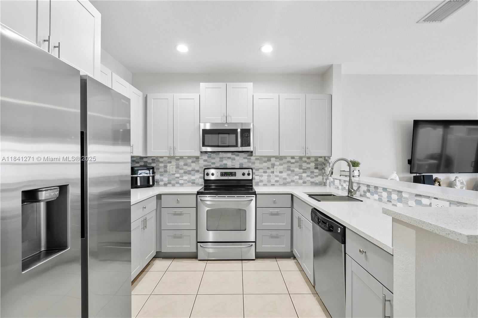 2979 NW 30th Pl, Oakland Park, Florida image 1