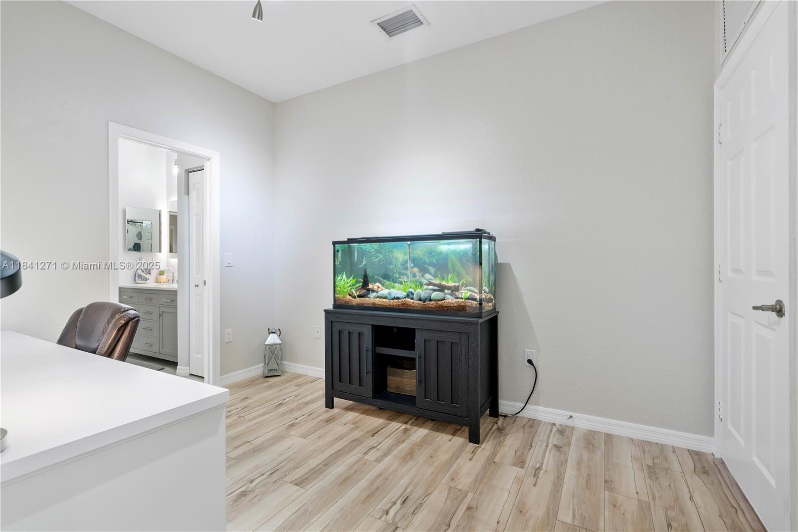 2979 NW 30th Pl, Oakland Park, Florida image 30