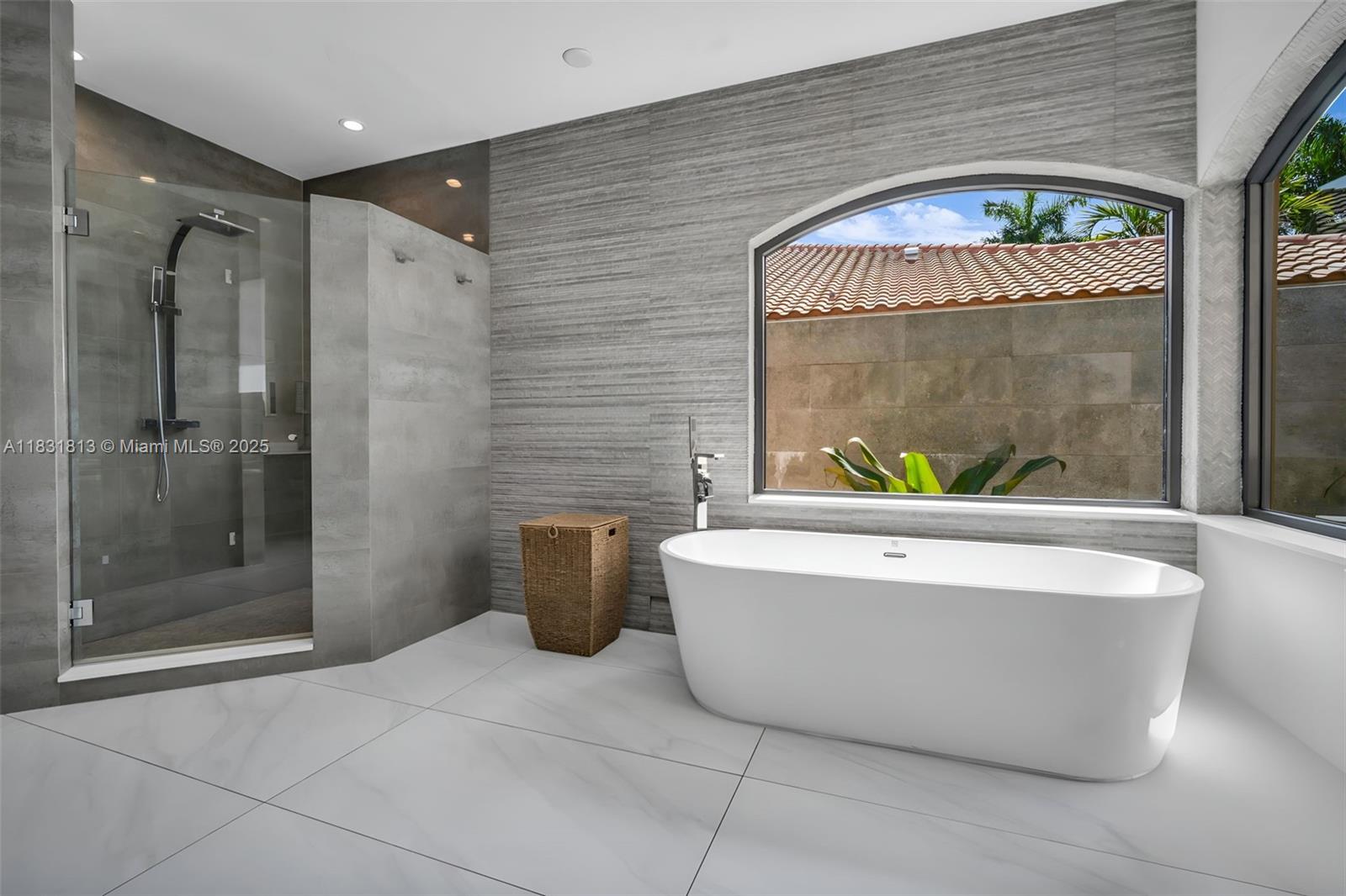 2583 Mayfair Ln, Weston, Florida image 30