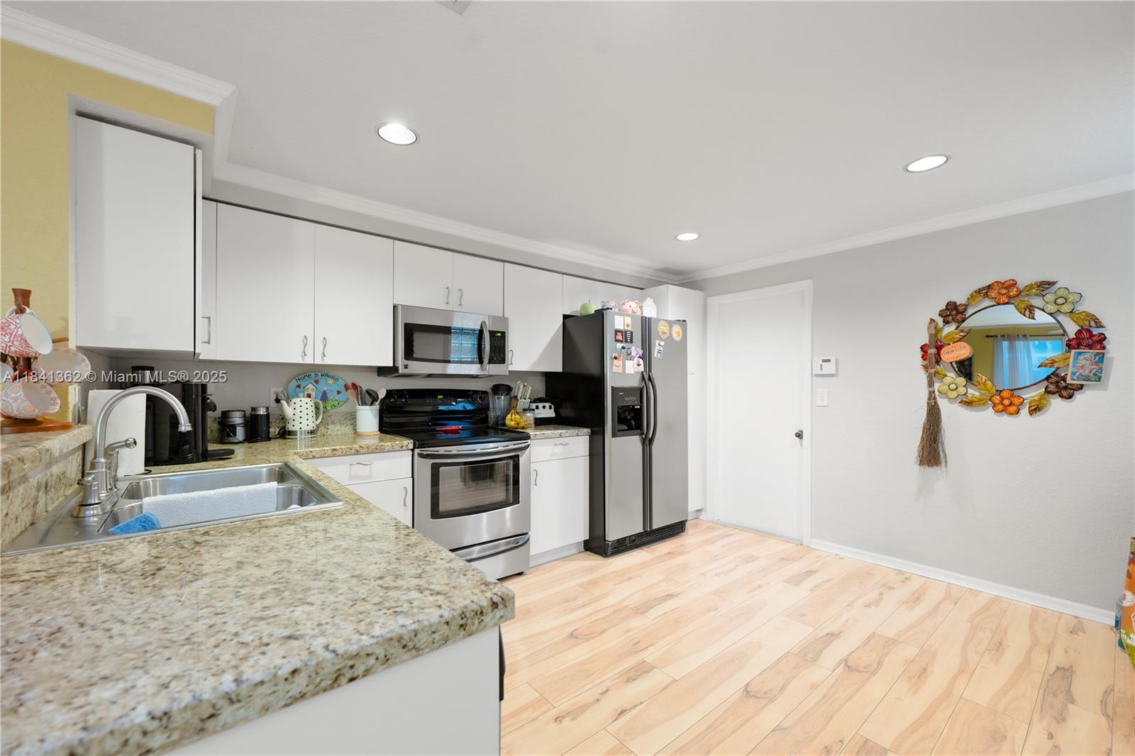 1424 Barcelona Way #5-23, Weston, Florida image 9