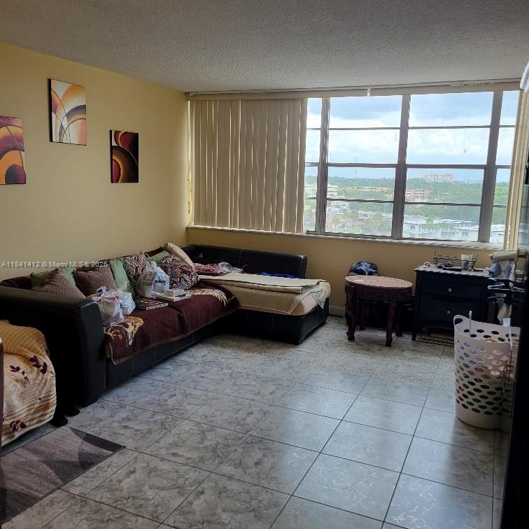 2025 NE 164th St #815, North Miami Beach, Florida image 5
