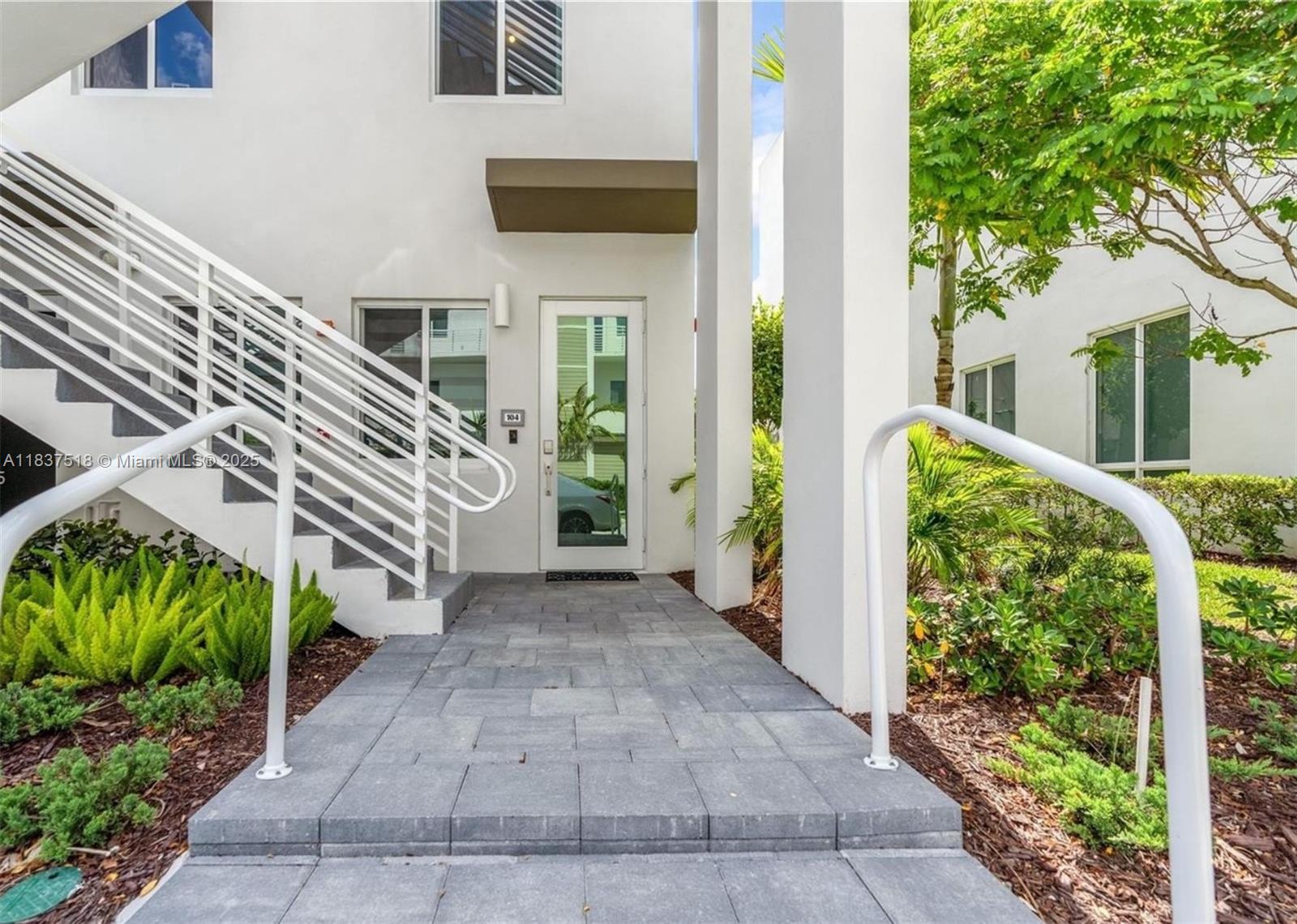 6421 NW 102nd Path #104, Doral, Florida image 24