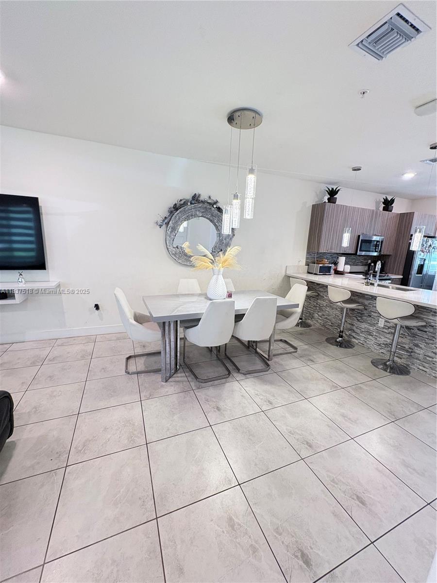 6421 NW 102nd Path #104, Doral, Florida image 5