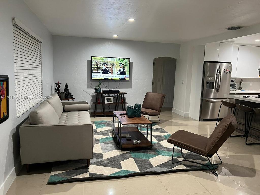 80 Carlisle Dr, Miami Springs, Florida image 3