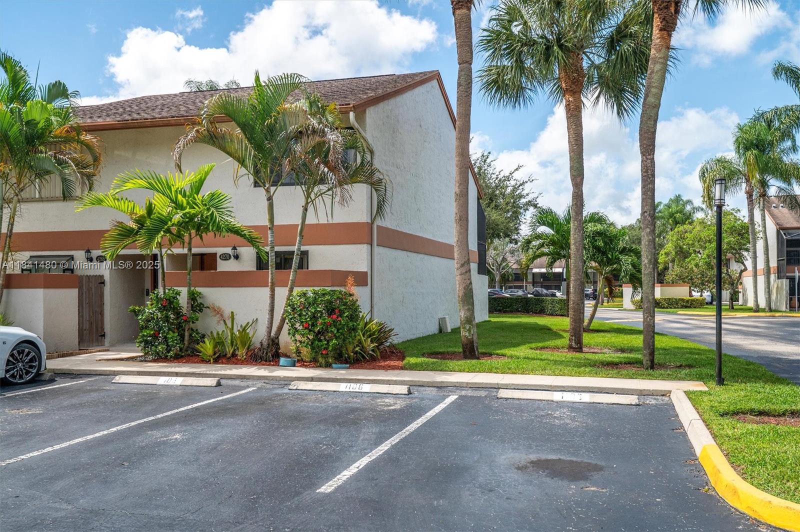 4270 SW 70th Terr, Davie, Florida image 1