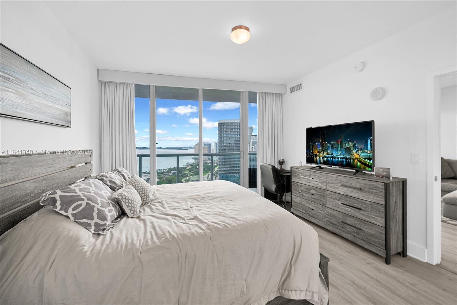 888 Biscayne Blvd #4102, Miami FL 33132