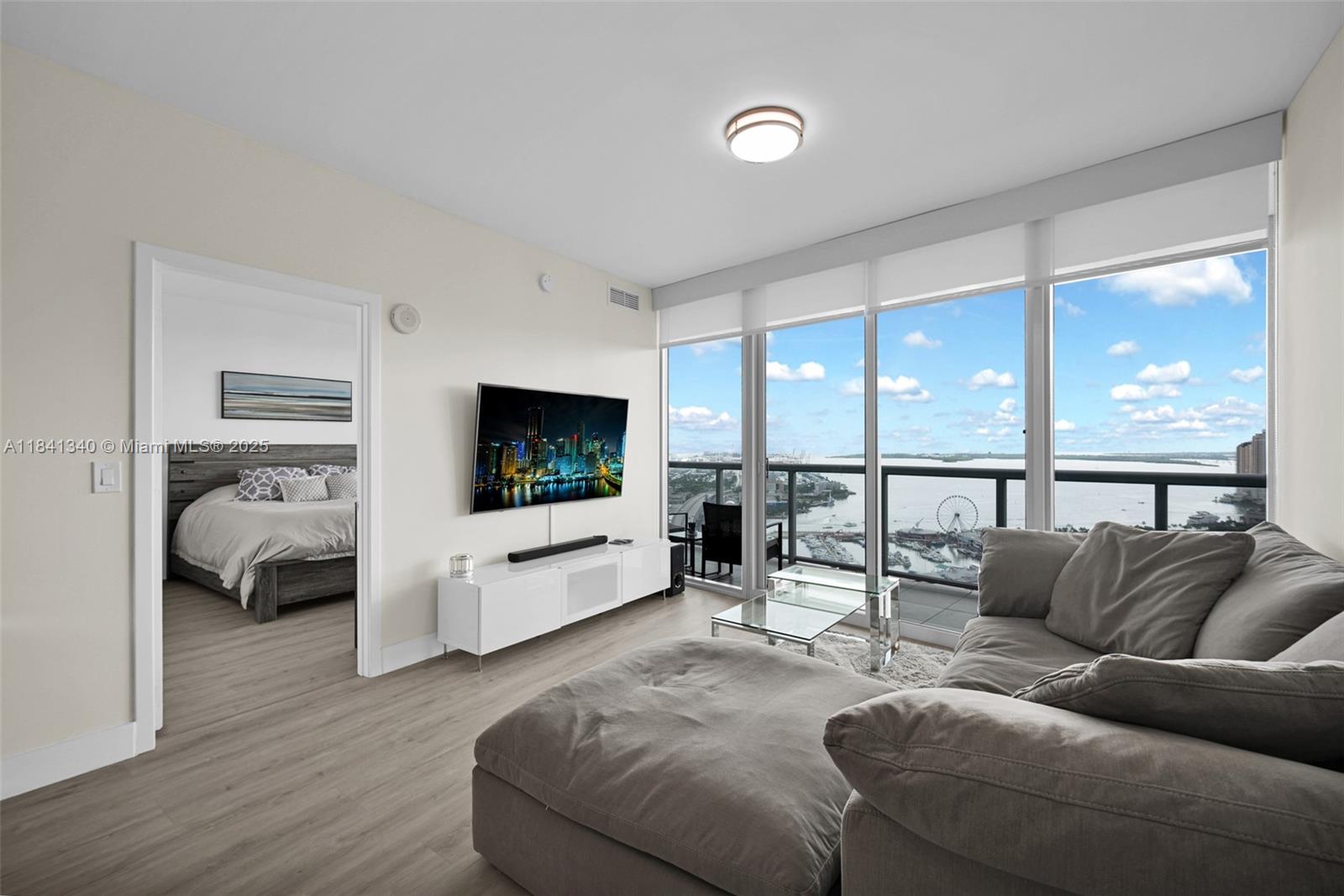 888 Biscayne Blvd #4102, Miami FL 33132