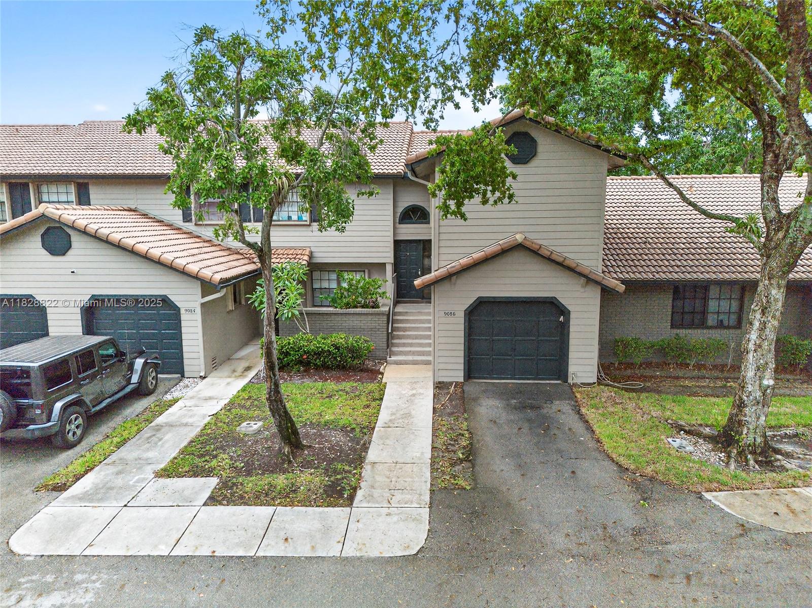 9086 Vineyard Lake Dr, Plantation, Florida image 1