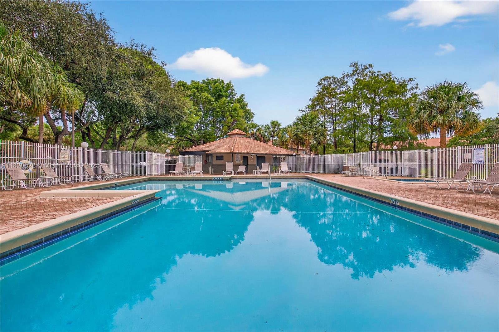 9086 Vineyard Lake Dr, Plantation, Florida image 40