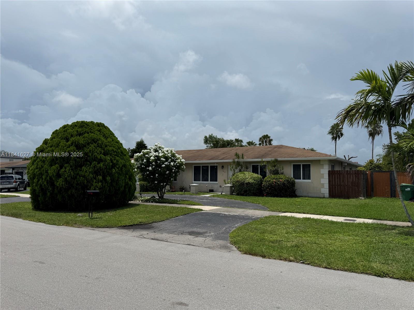 8121 SW 205th St, Cutler Bay, Florida image 2