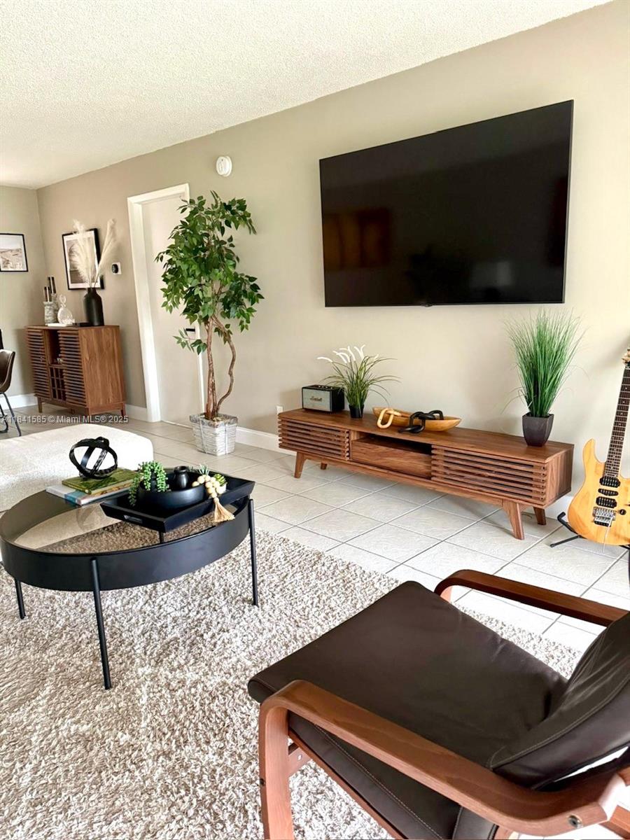 210 Lakeview Dr #102, Weston, Florida image 11
