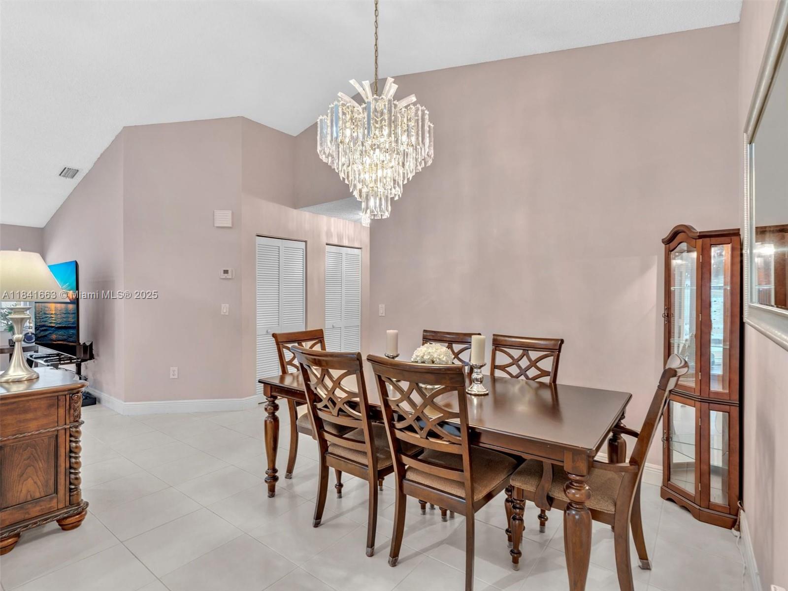 102 Gables Blvd, Weston, Florida image 7