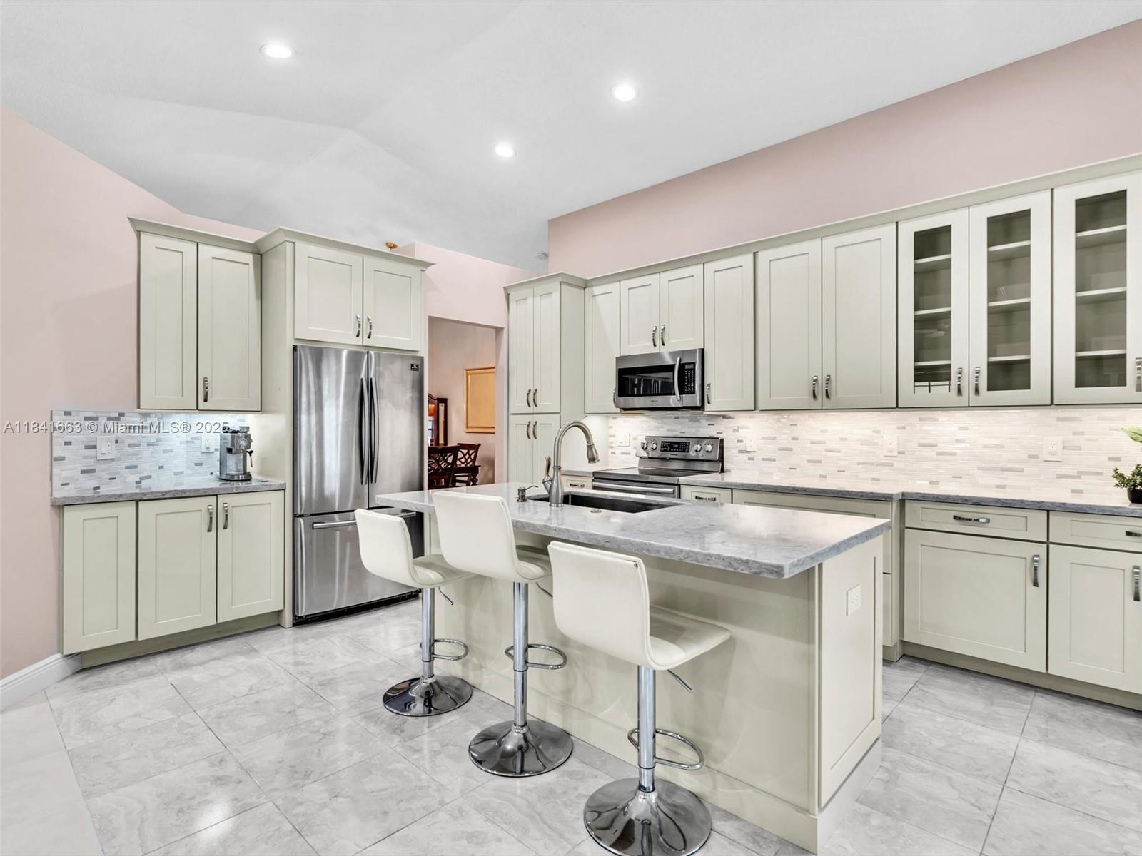 102 Gables Blvd, Weston, Florida image 8