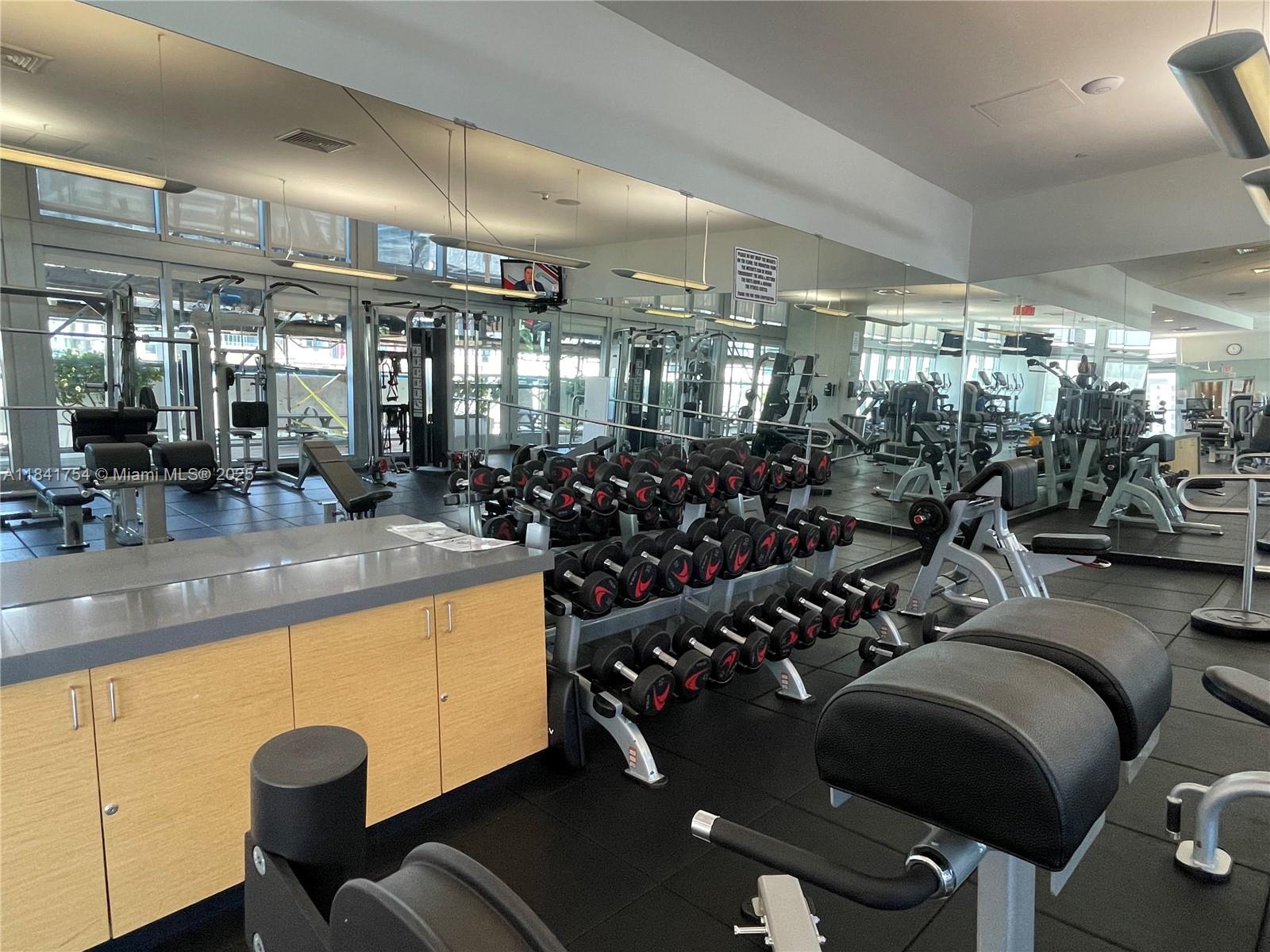 79 SW 12th St #1211-S, Miami FL 33130
