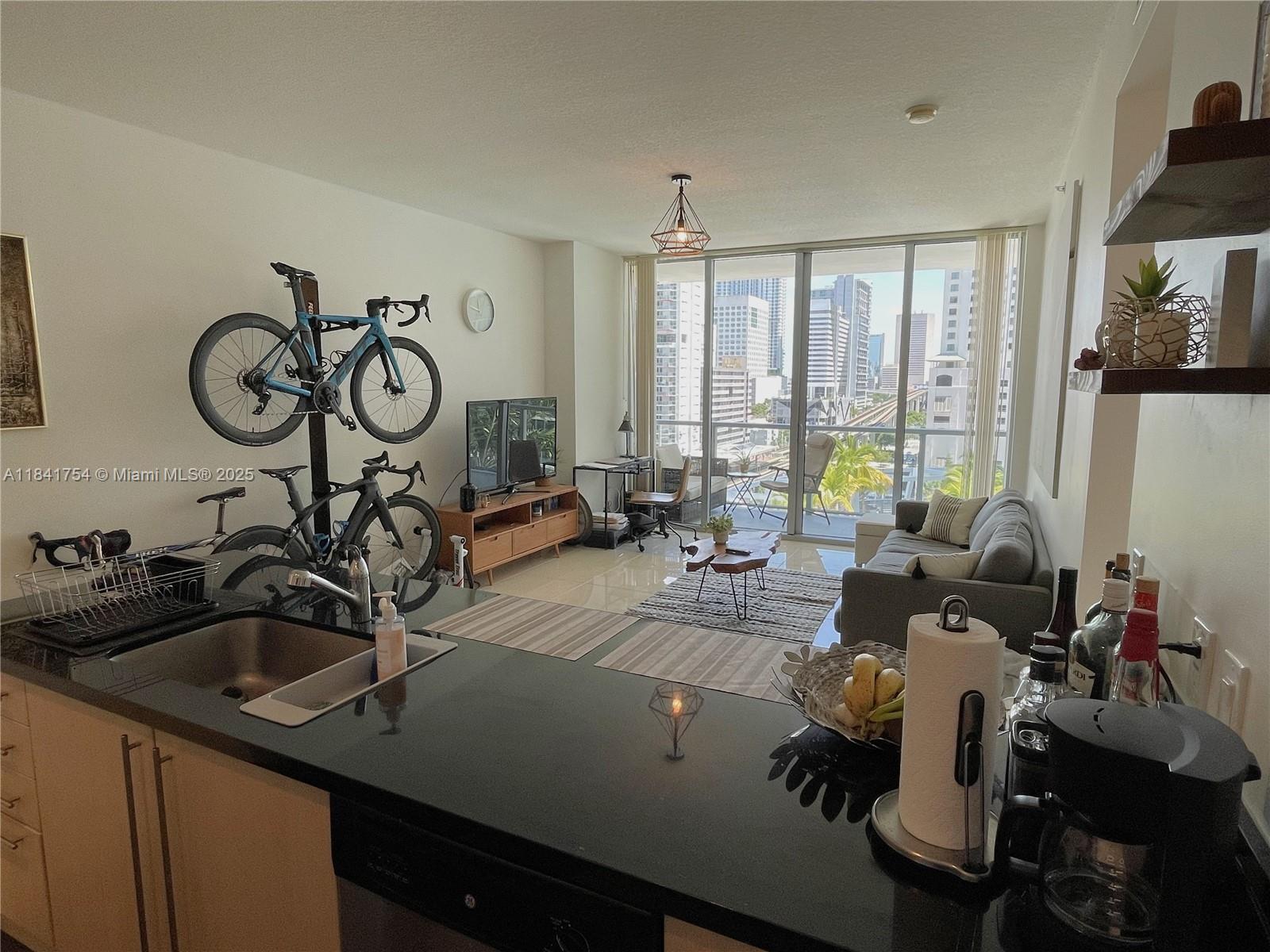 79 SW 12th St #1211-S, Miami FL 33130