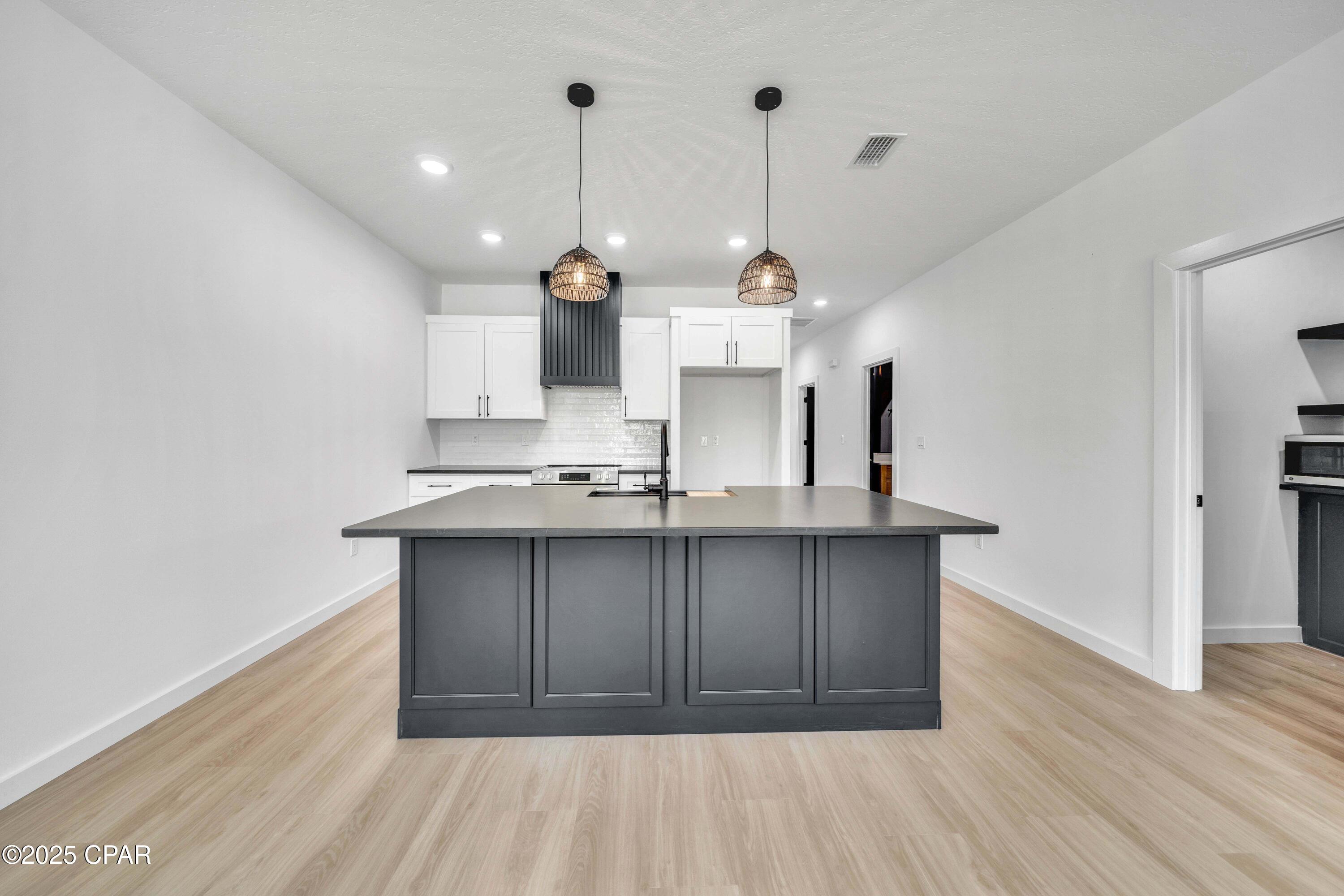 Image 13 For 20914 Lakeview Drive