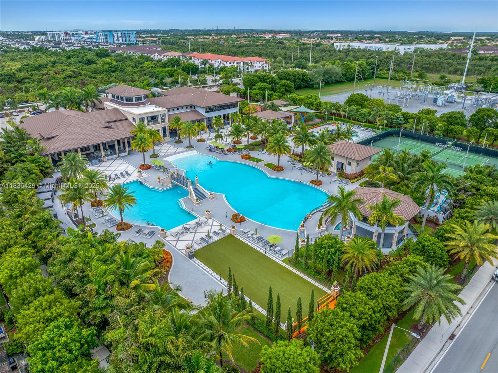 8877 NW 103rd Ave, Doral, Florida image 37