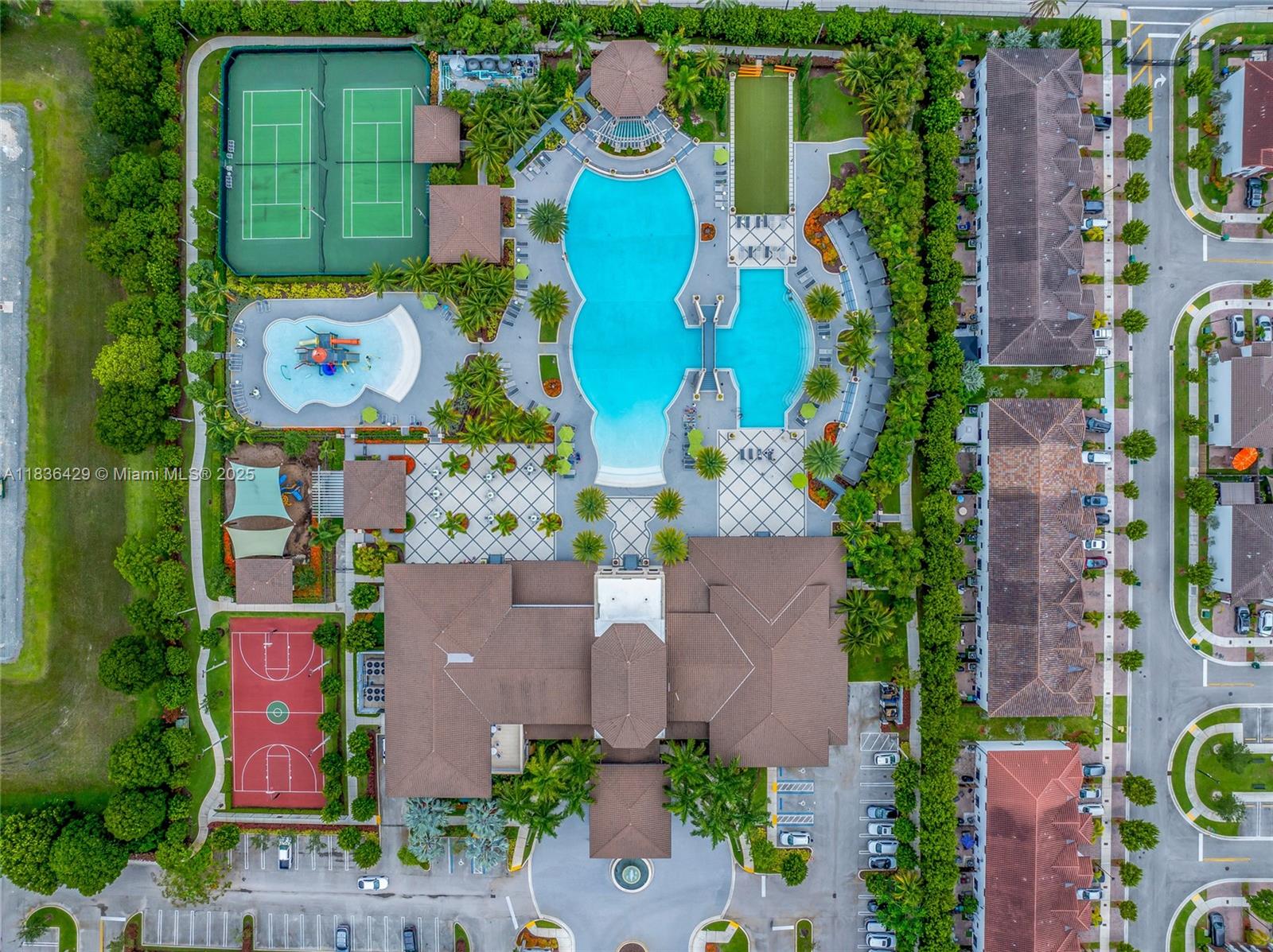 8877 NW 103rd Ave, Doral, Florida image 39