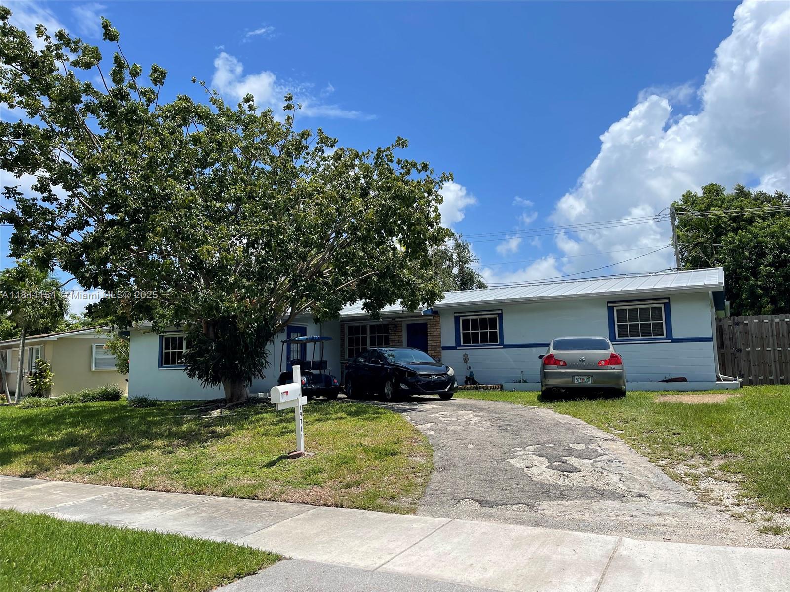 19711 Whispering Pines Rd, Cutler Bay, Florida image 2