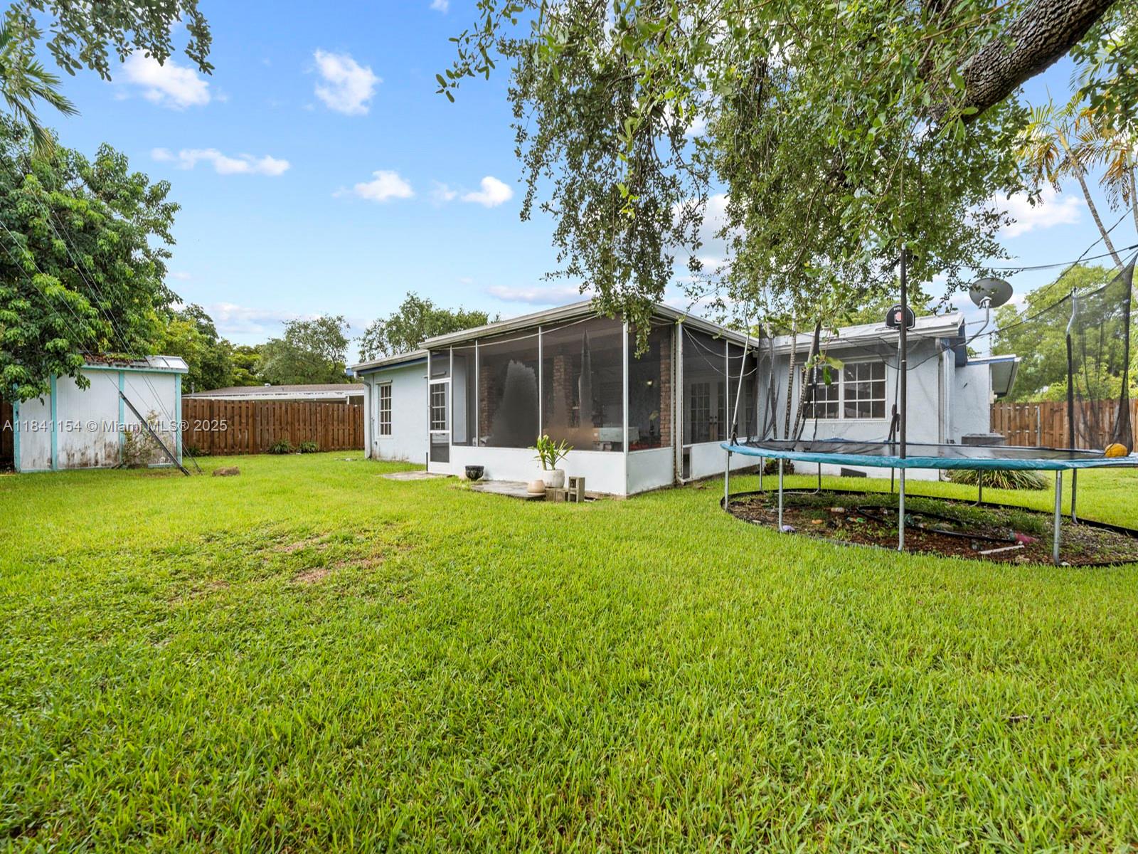 19711 Whispering Pines Rd, Cutler Bay, Florida image 29