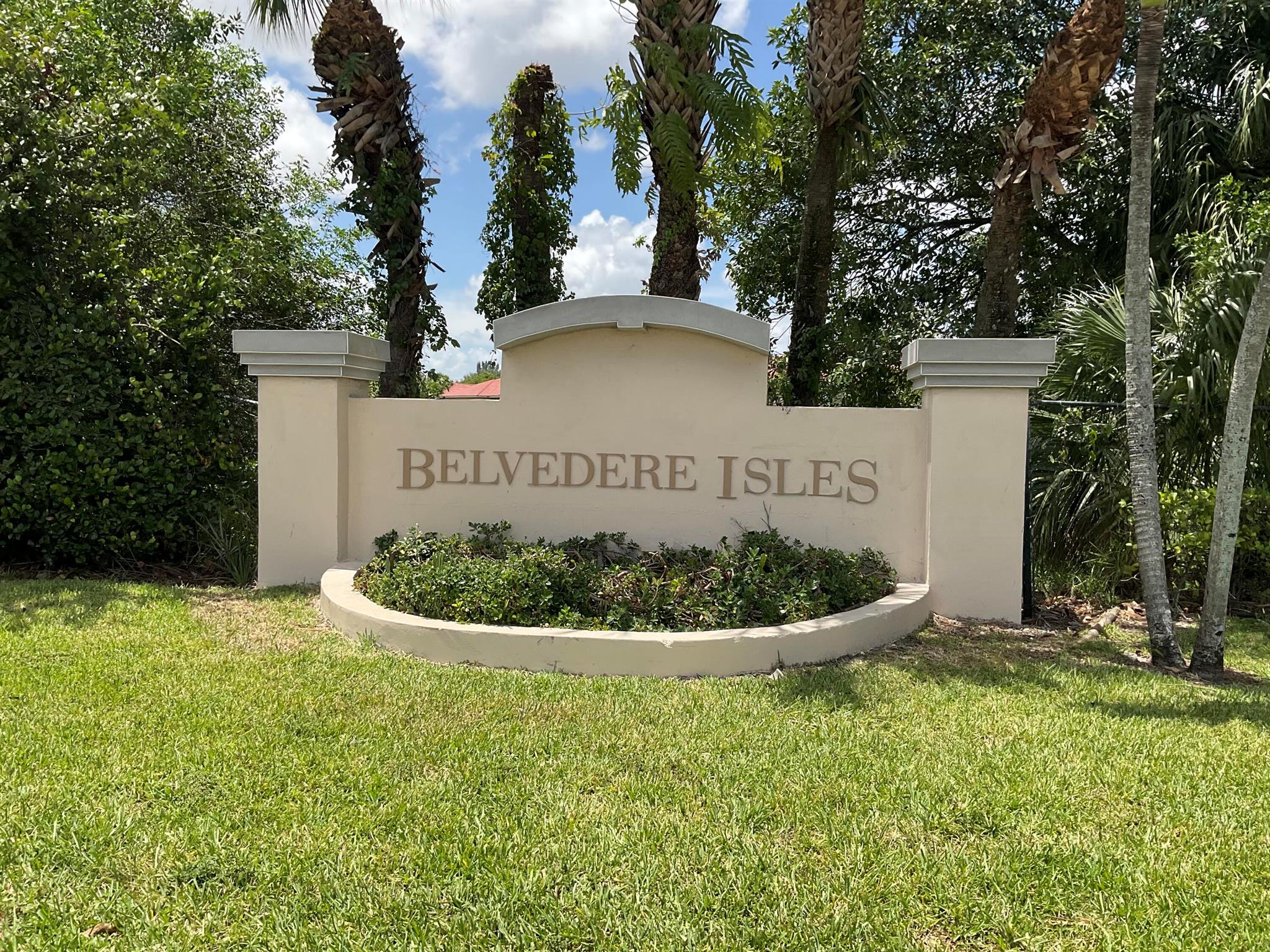 1133 Golden Lake Boulevard Unit 815, West Palm Beach, Florida 33411