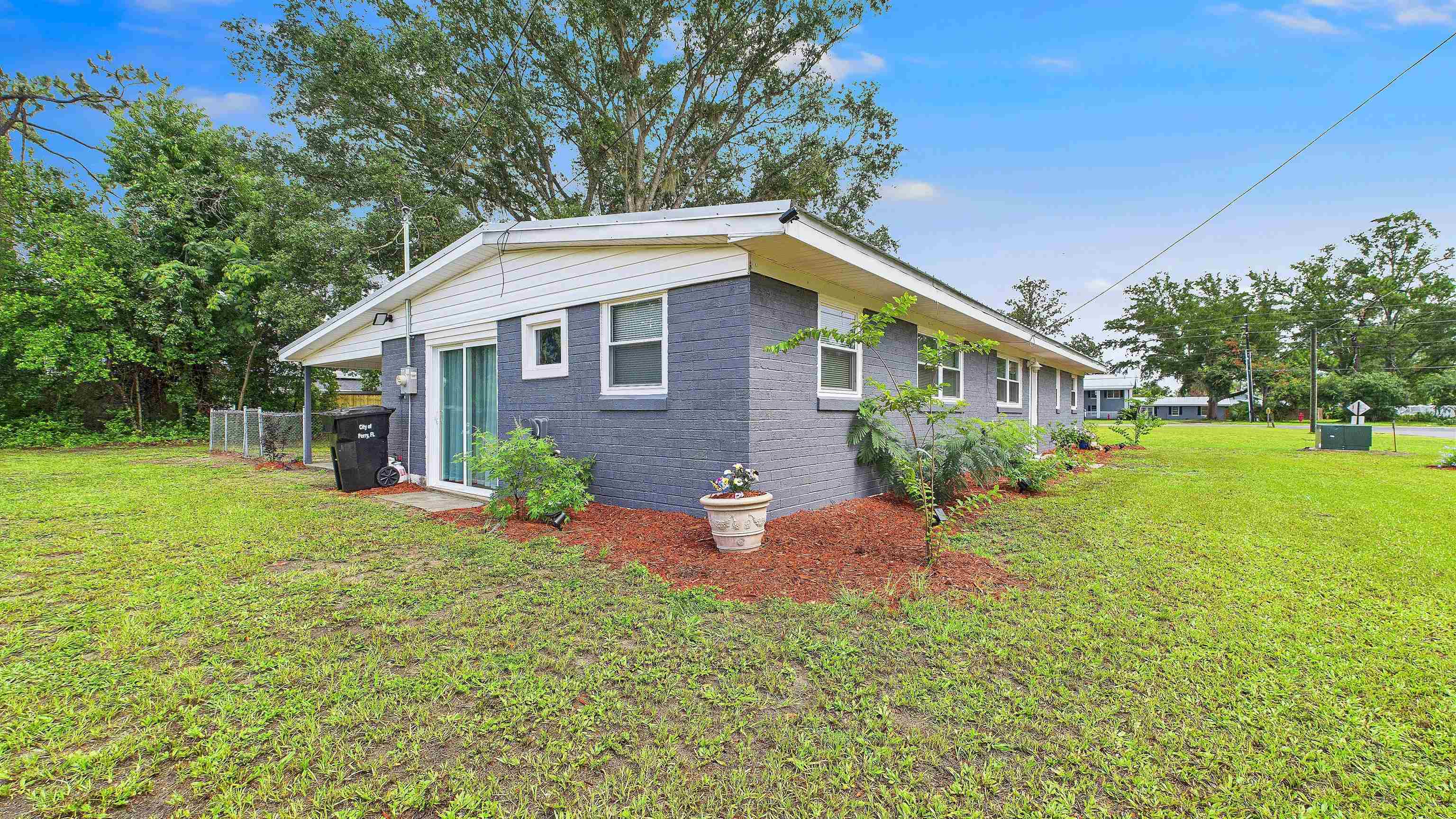 1205 N Allen Street, Perry, Florida image 2