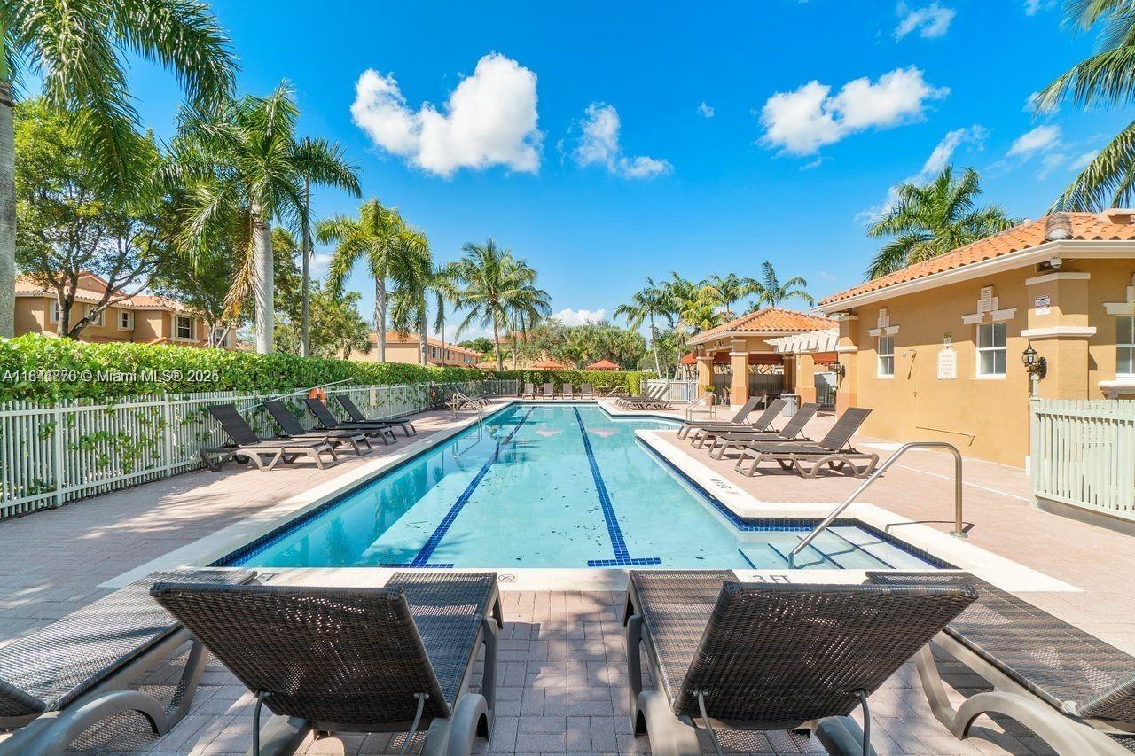 8424 NW 139th Ter #2705, Miami Lakes, Florida image 32