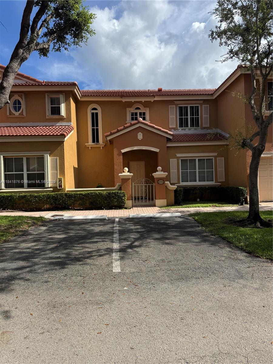 8424 NW 139th Ter #2705, Miami Lakes, Florida image 4