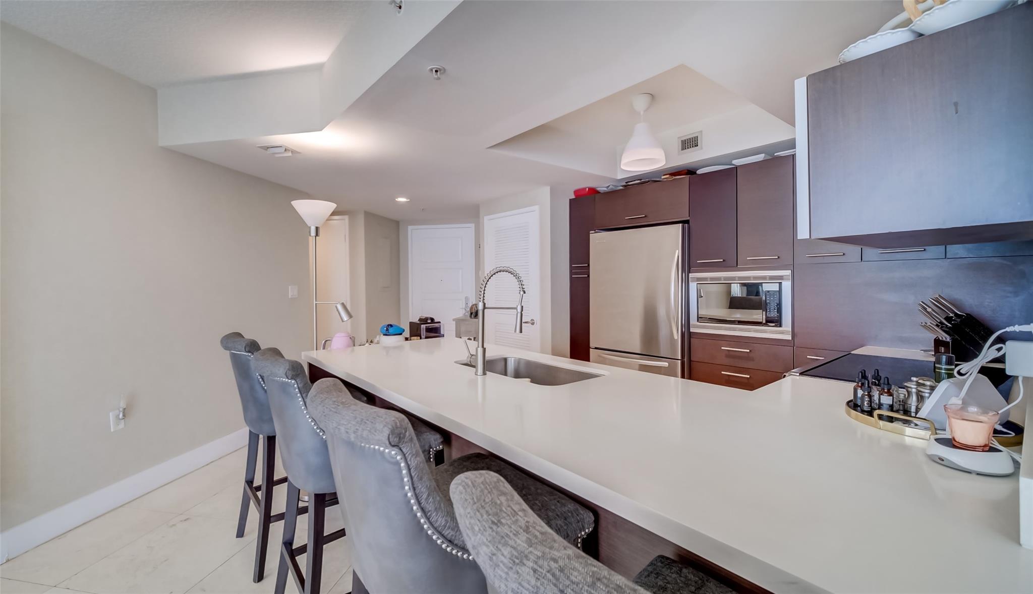 Apartamento à Venda em Sunny Isles Beach, FL