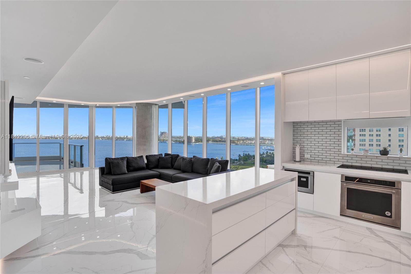 Apartamento para Alugar em Miami, FL